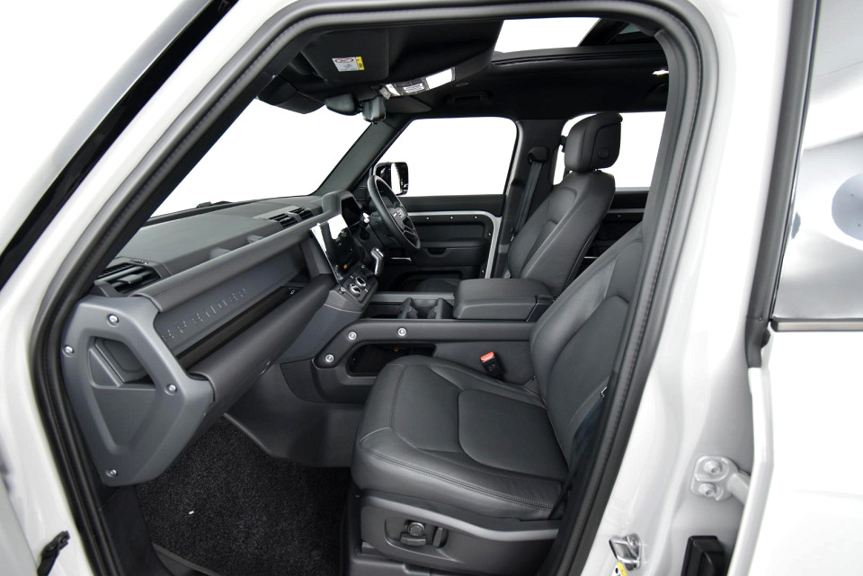 2026 LAND ROVER DEFENDER 110 5.0P P425 X-DYNAMIC HSE (313kW)