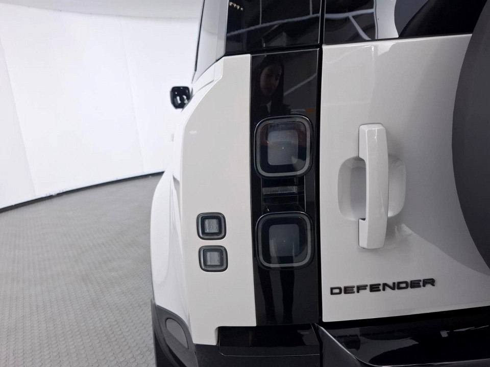 2026 LAND ROVER DEFENDER 110 5.0P P425 X-DYNAMIC HSE (313kW)