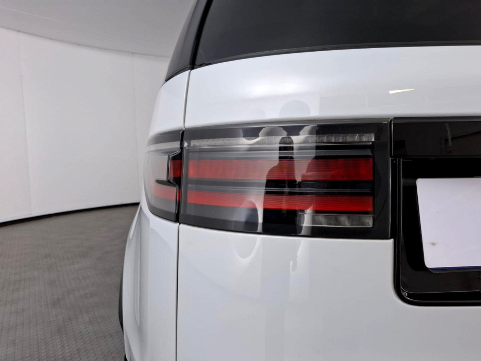 2021 LAND ROVER DISCOVERY 3.0 D R-DYNAMIC SE (221kW)