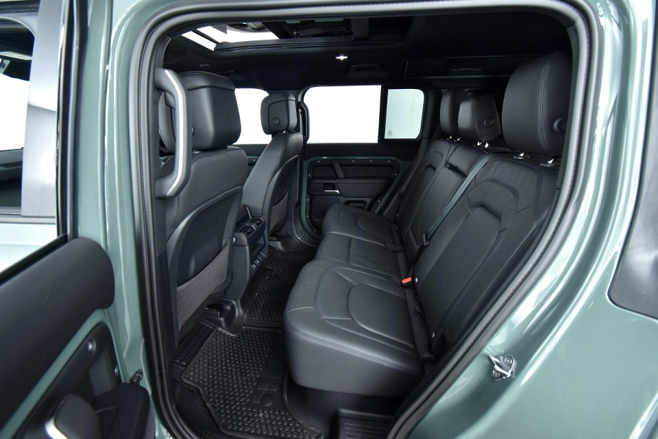 2026 LAND ROVER DEFENDER 110 3.0D D350 TROPHY EDITION (257kW)