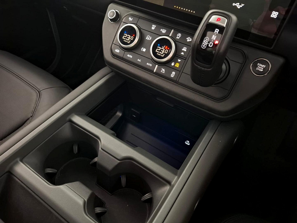 2026 LAND ROVER DEFENDER Defender