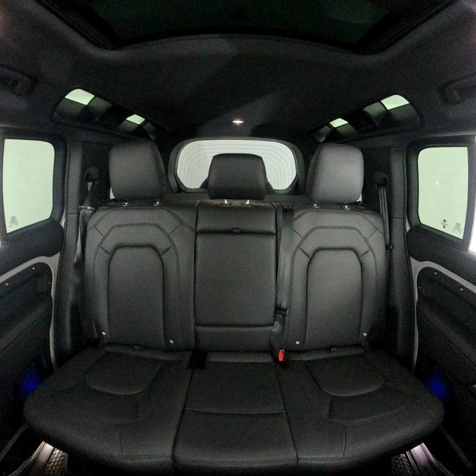 2026 LAND ROVER DEFENDER Defender
