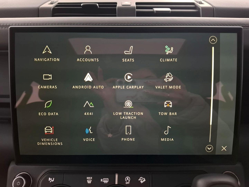 2026 LAND ROVER DEFENDER Defender