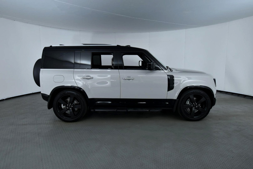 2026 LAND ROVER DEFENDER Defender