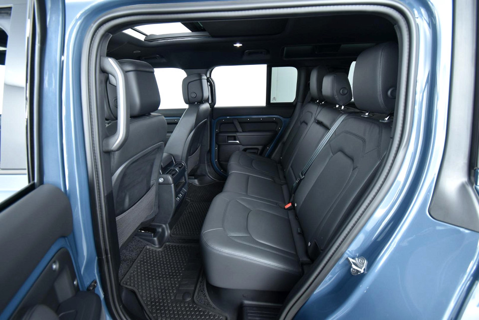 2026 LAND ROVER DEFENDER Defender