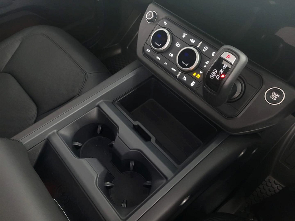 2026 LAND ROVER DEFENDER Defender