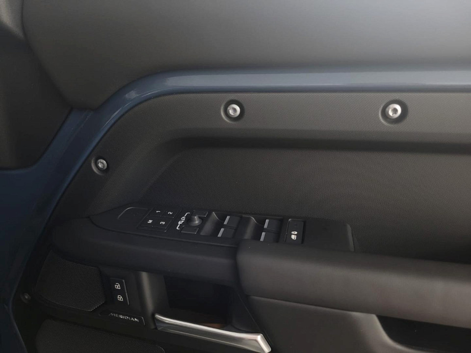 2026 LAND ROVER DEFENDER Defender