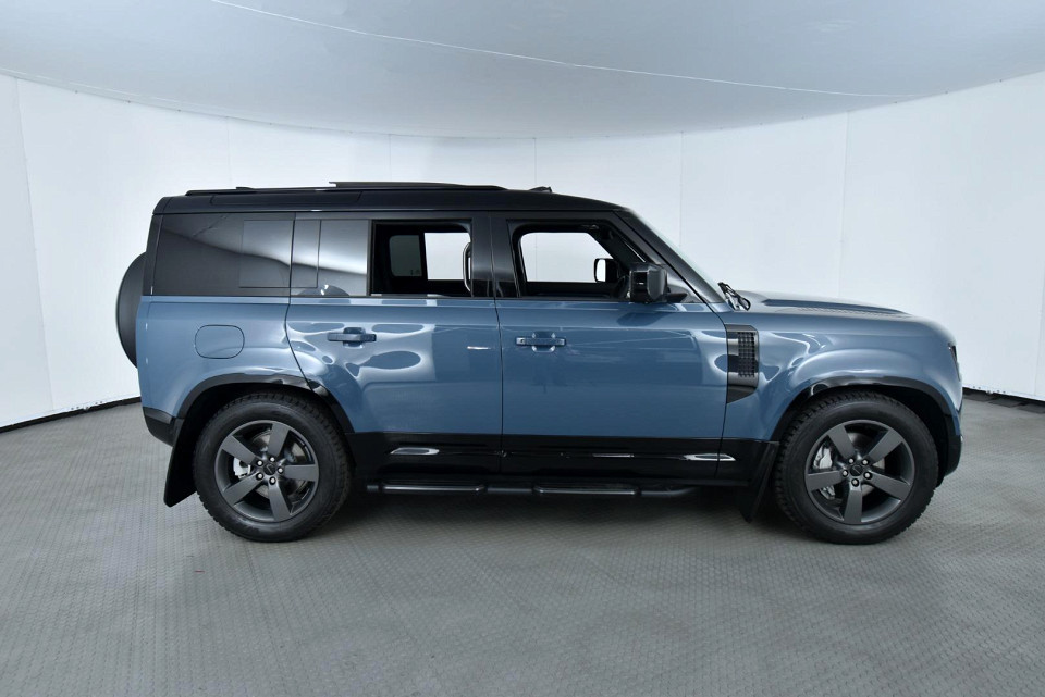 2026 LAND ROVER DEFENDER Defender