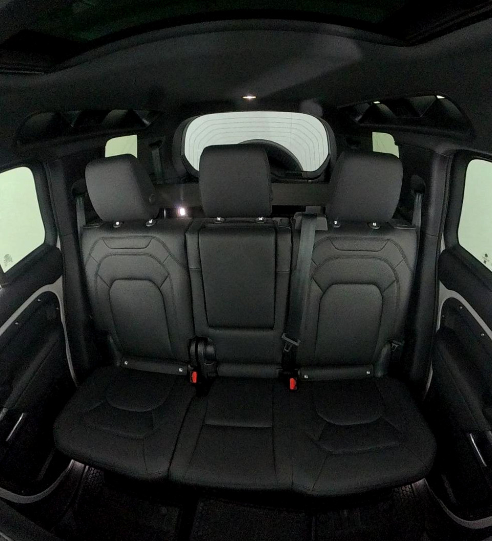 2026 LAND ROVER DEFENDER Defender