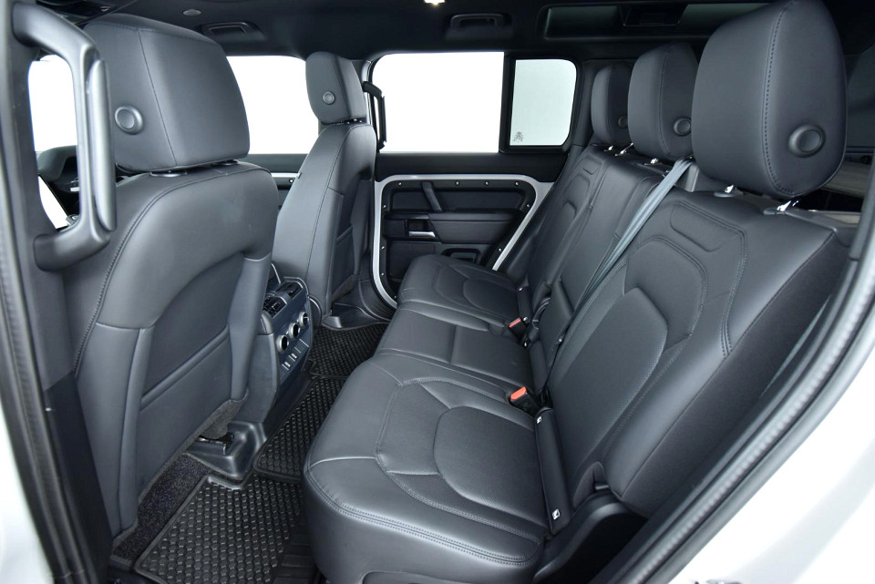 2026 LAND ROVER DEFENDER Defender