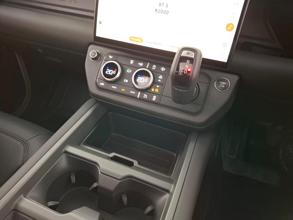 2026 LAND ROVER DEFENDER Defender