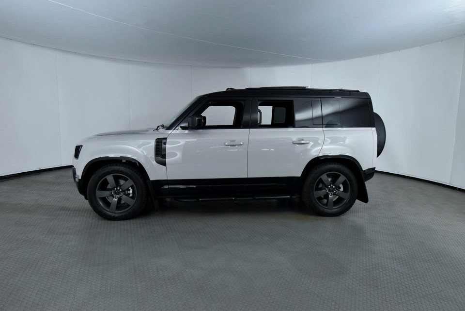 2026 LAND ROVER DEFENDER Defender