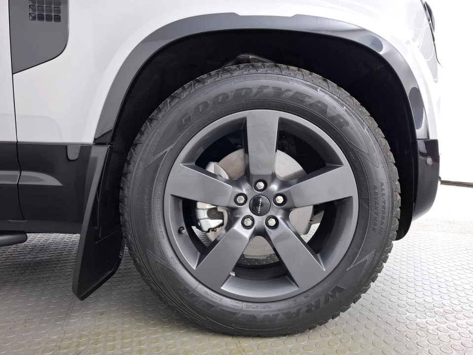 2026 LAND ROVER DEFENDER Defender