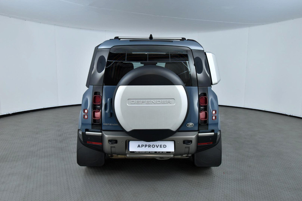 2021 LAND ROVER DEFENDER 110 2.0 D D240 X-DYNAMIC SE (177kW)