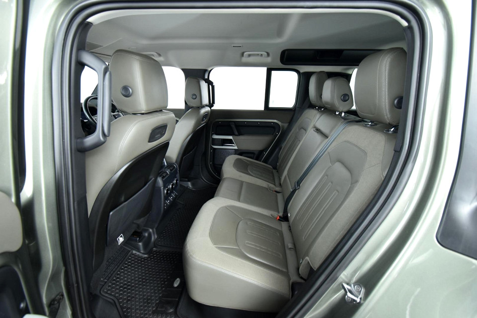 2021 LAND ROVER DEFENDER 110 D240 SE (177kW)