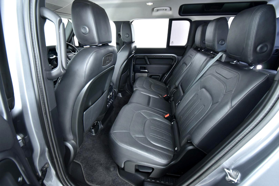 2022 LAND ROVER DEFENDER 110 3.0 D D300 S (221kW)