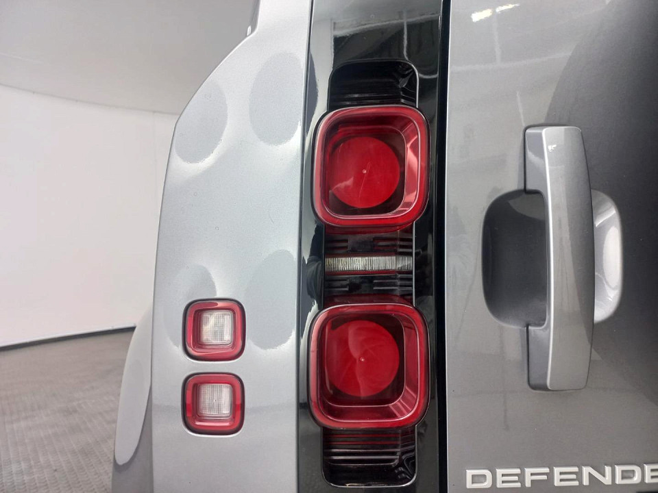 2022 LAND ROVER DEFENDER 110 3.0 D D300 S (221kW)