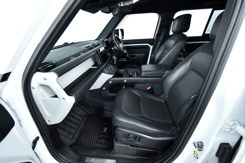 2022 LAND ROVER DEFENDER 110 3.0 D D300 X-DYNAMIC HSE (221kW)