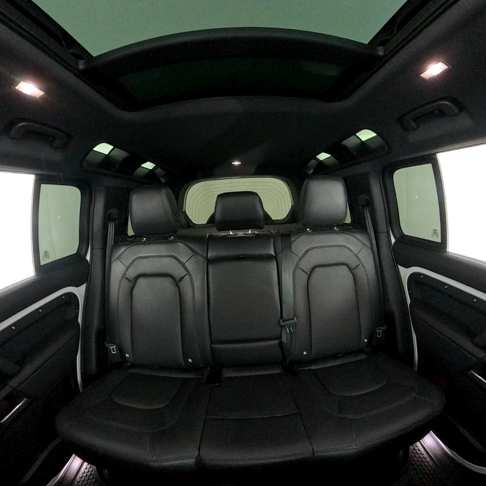 2023 LAND ROVER DEFENDER 110 3.0 D D300 X-DYNAMIC HSE (221kW)