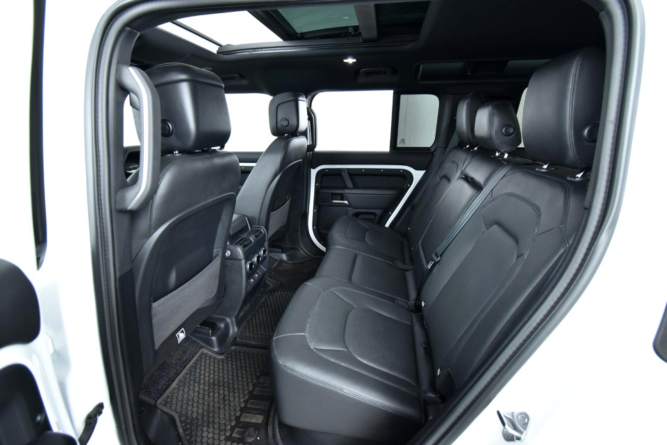 2023 LAND ROVER DEFENDER 110 3.0 D D300 X-DYNAMIC HSE (221kW)