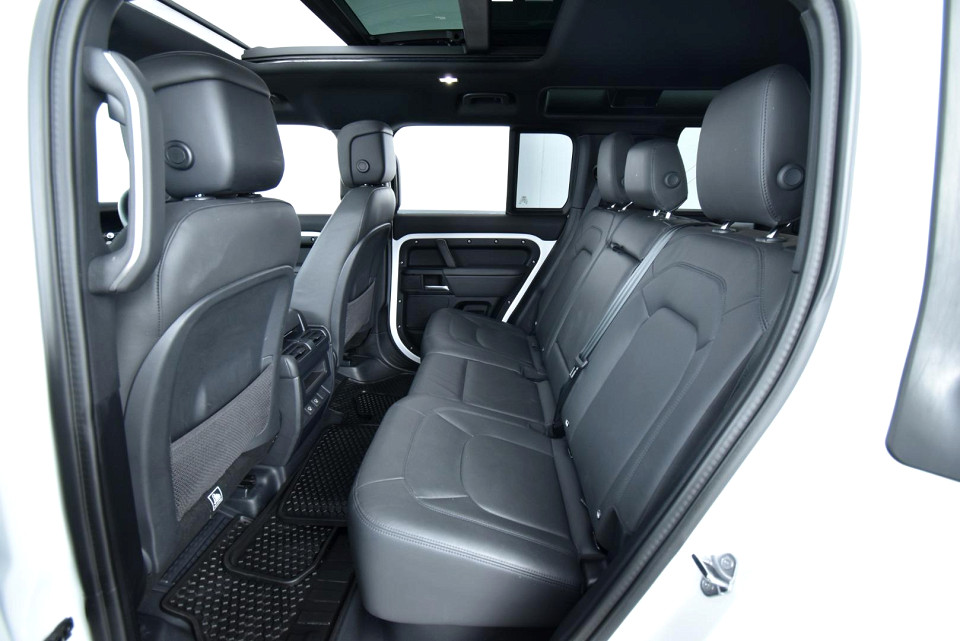 2025 LAND ROVER DEFENDER Defender