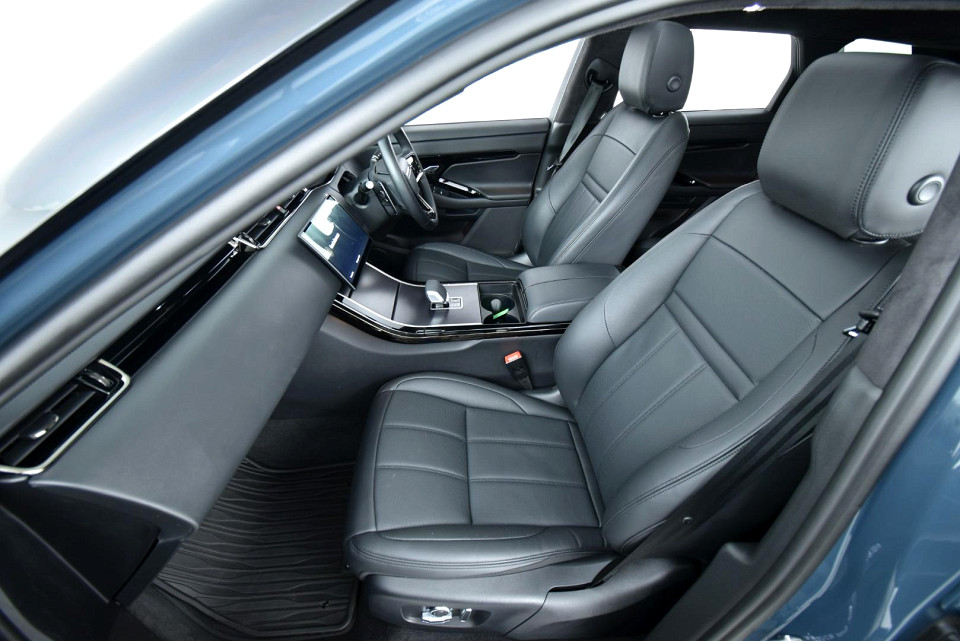2025 LAND ROVER RANGE ROVER EVOQUE D200 AUTOBIOGRAPHY (147kW)