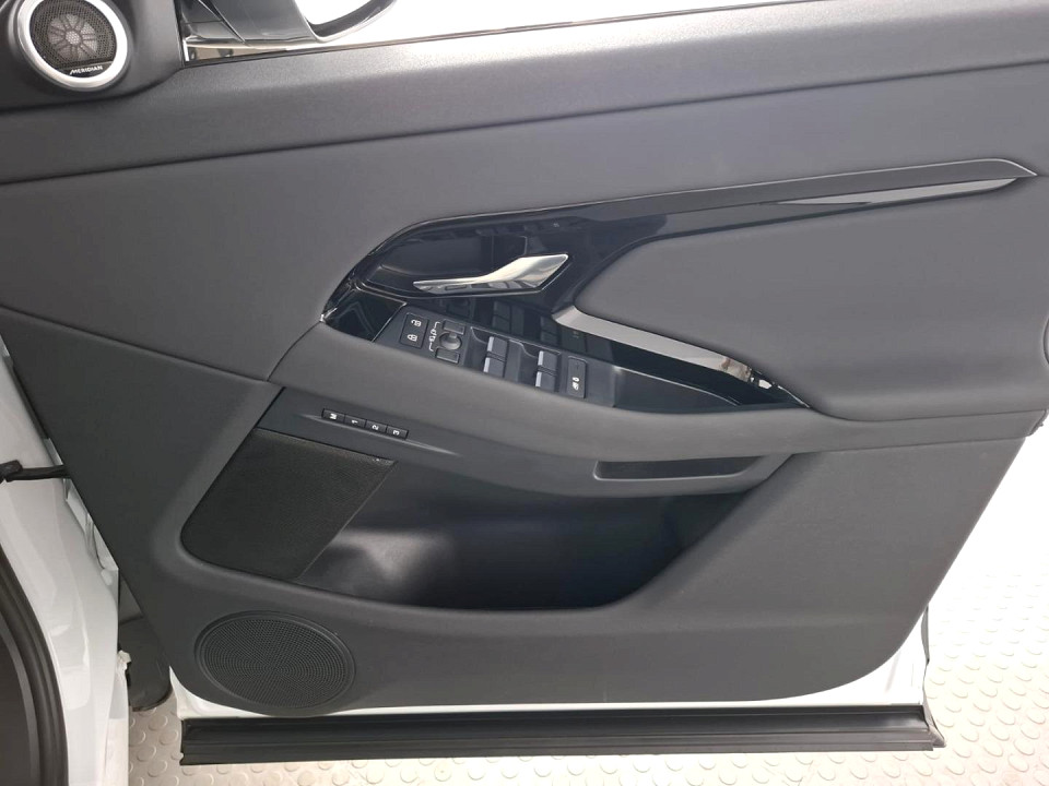 2025 LAND ROVER RANGE ROVER EVOQUE D200 DYNAMIC SE (147kW)