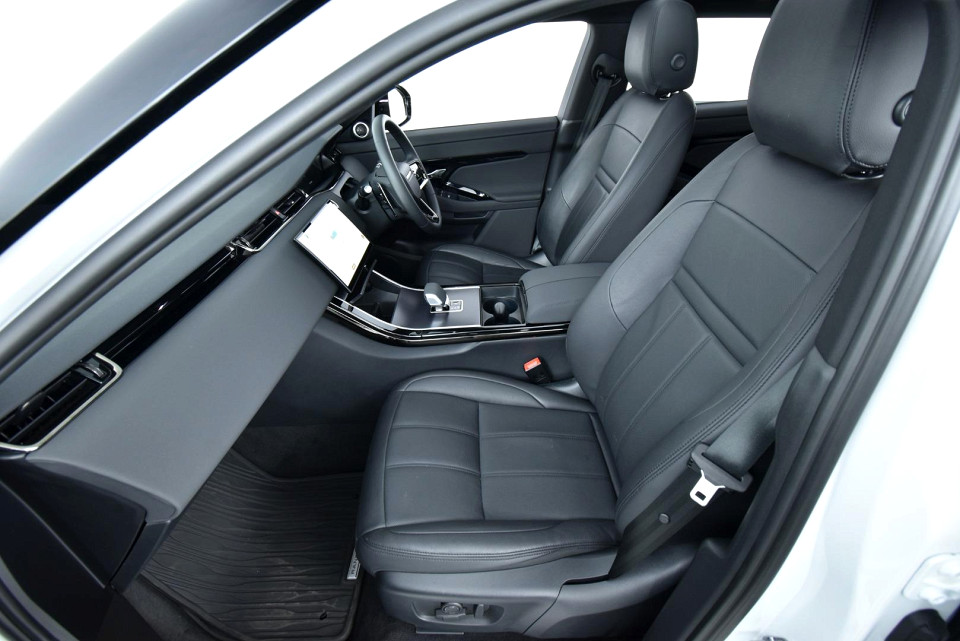2025 LAND ROVER RANGE ROVER EVOQUE D200 DYNAMIC SE (147kW)