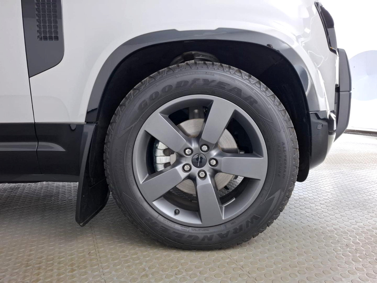 2025 LAND ROVER DEFENDER Defender