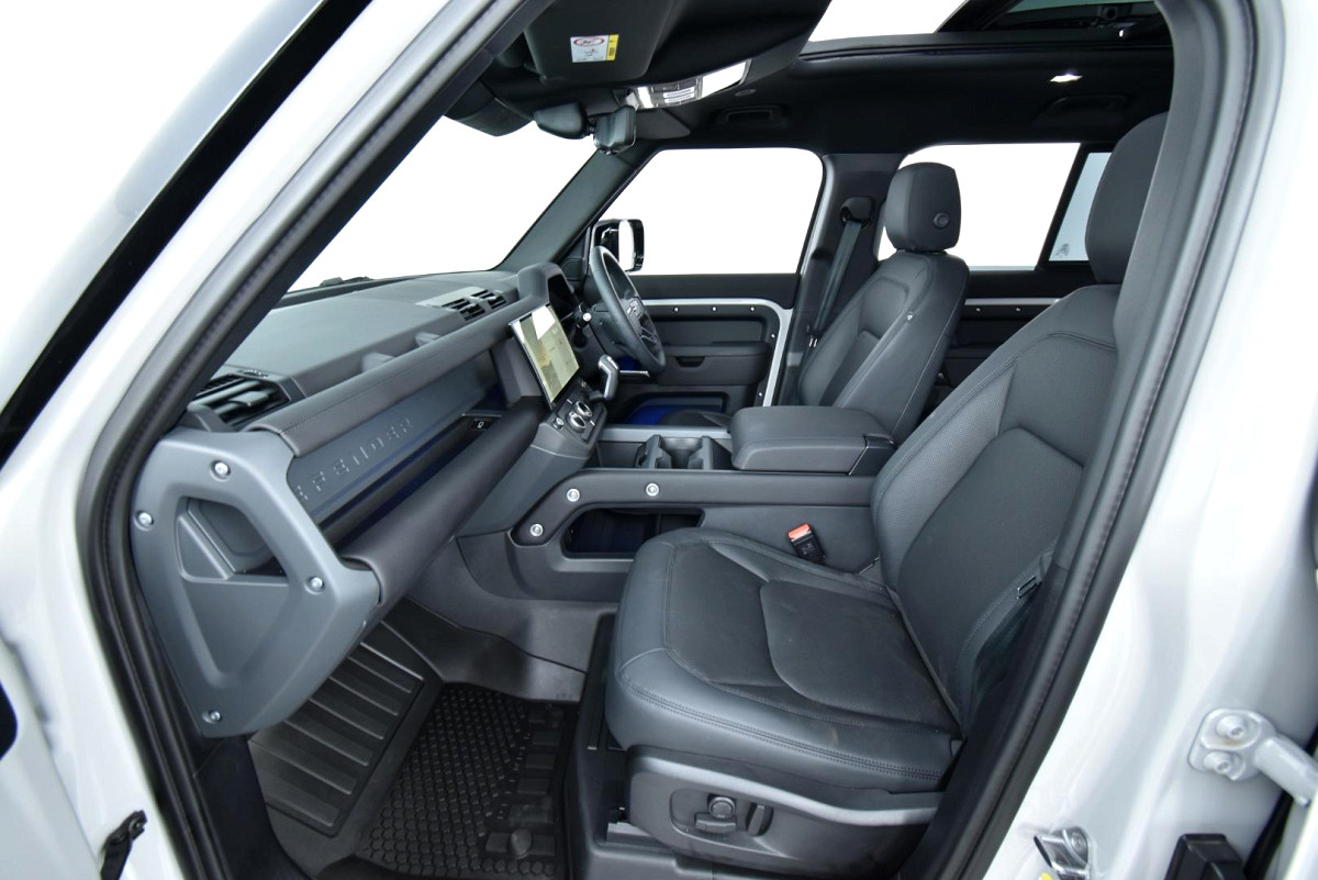 2025 LAND ROVER DEFENDER Defender
