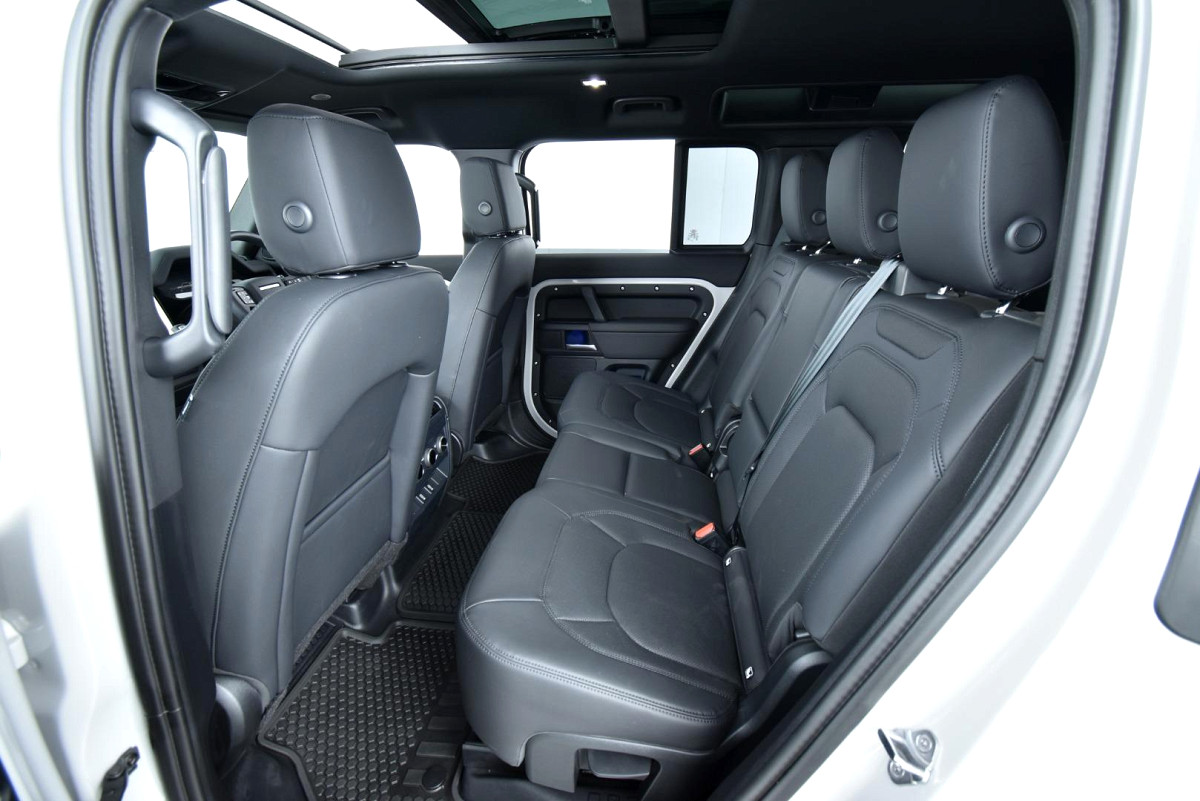 2025 LAND ROVER DEFENDER Defender