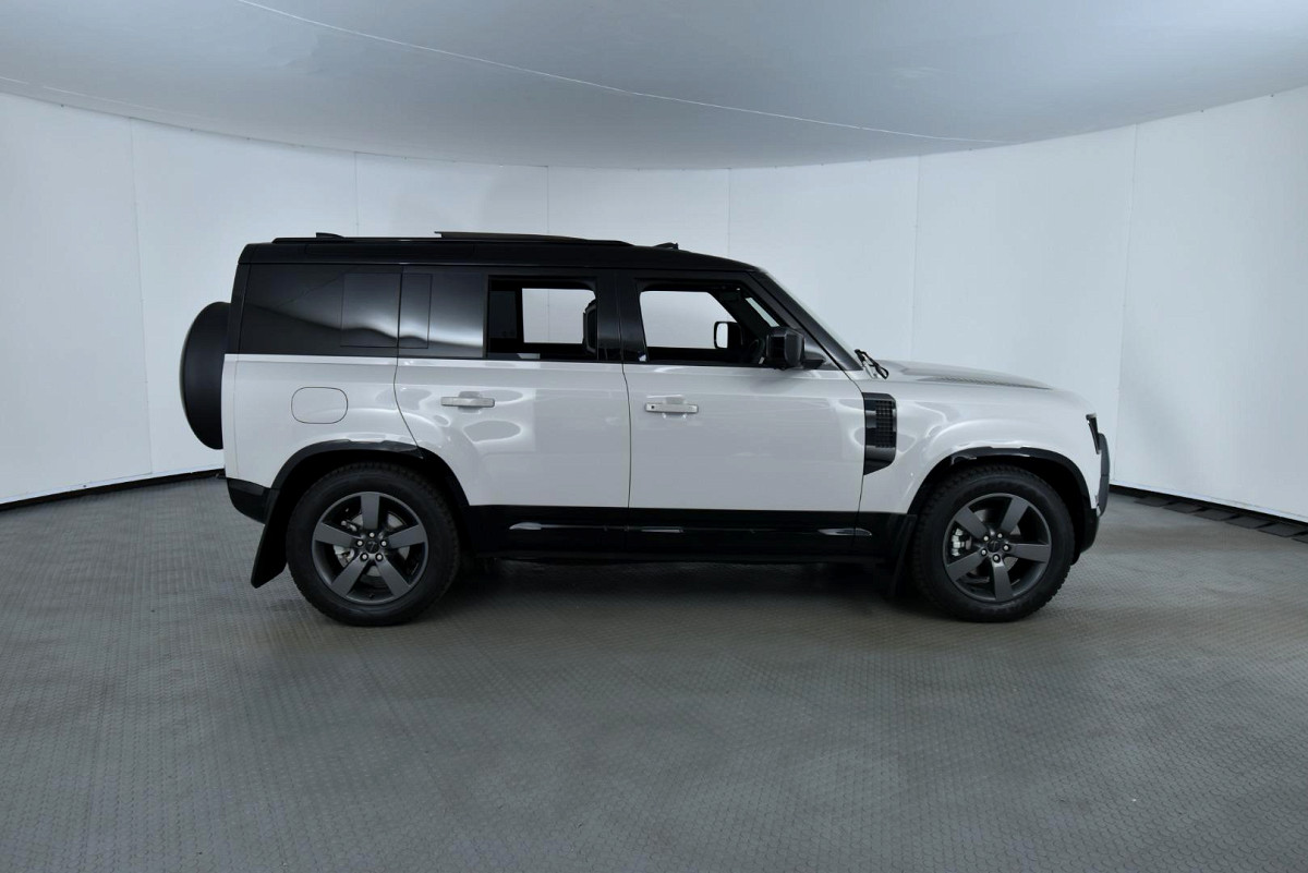 2025 LAND ROVER DEFENDER Defender