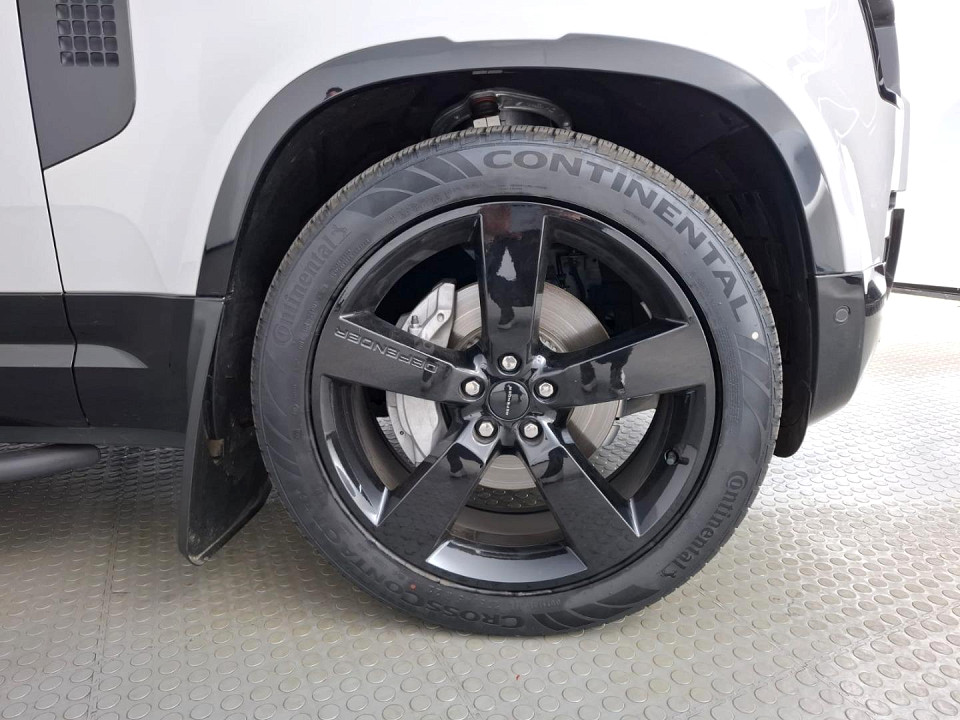 2026 LAND ROVER DEFENDER Defender