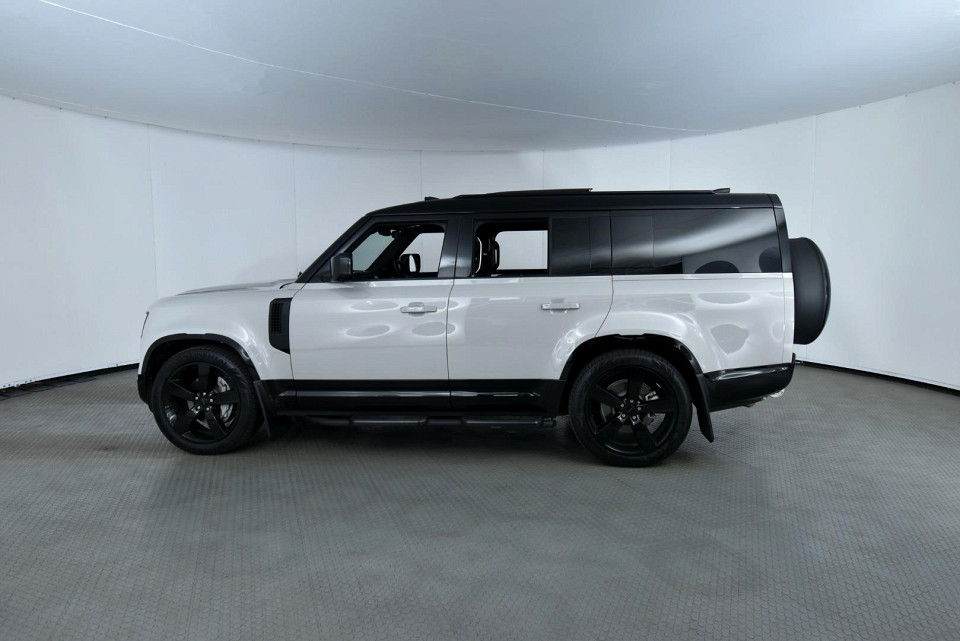 2026 LAND ROVER DEFENDER Defender