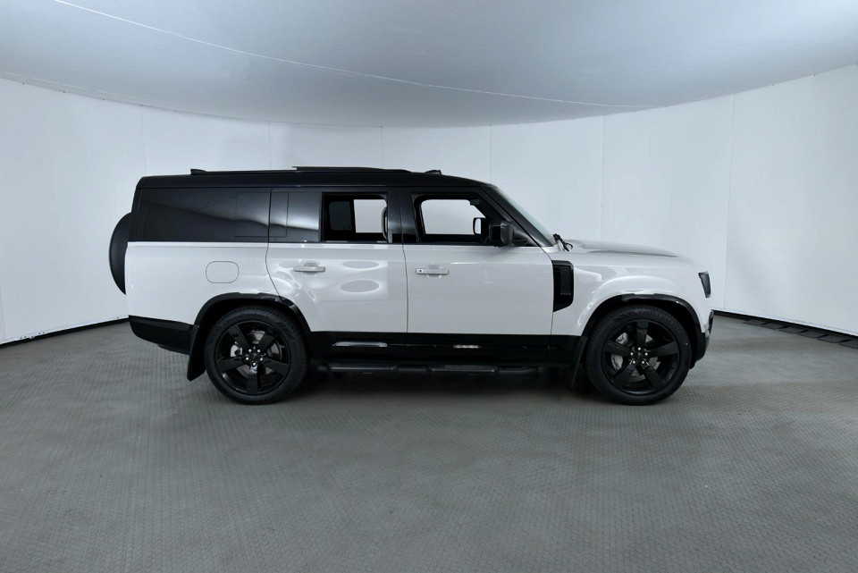 2026 LAND ROVER DEFENDER Defender