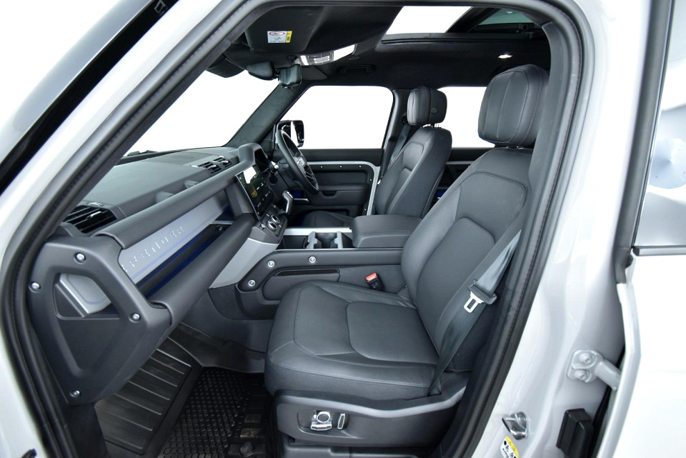 2026 LAND ROVER DEFENDER Defender