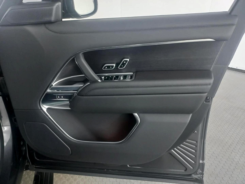 2026 LAND ROVER RANGE ROVER D350 HSE SWB (258kW)