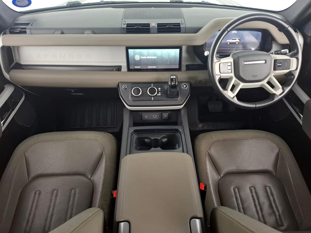 2021 LAND ROVER DEFENDER 110 D240 SE (177kW)