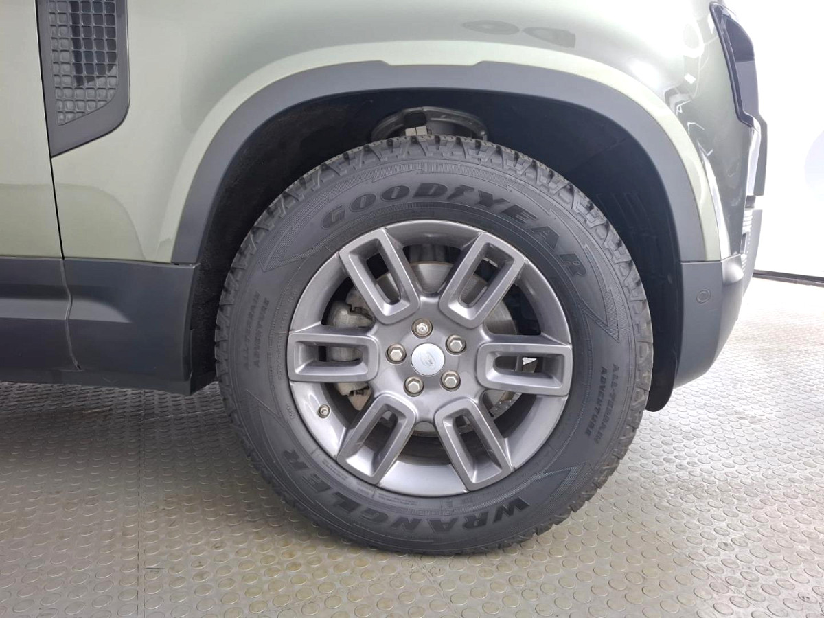 2021 LAND ROVER DEFENDER 110 D240 SE (177kW)