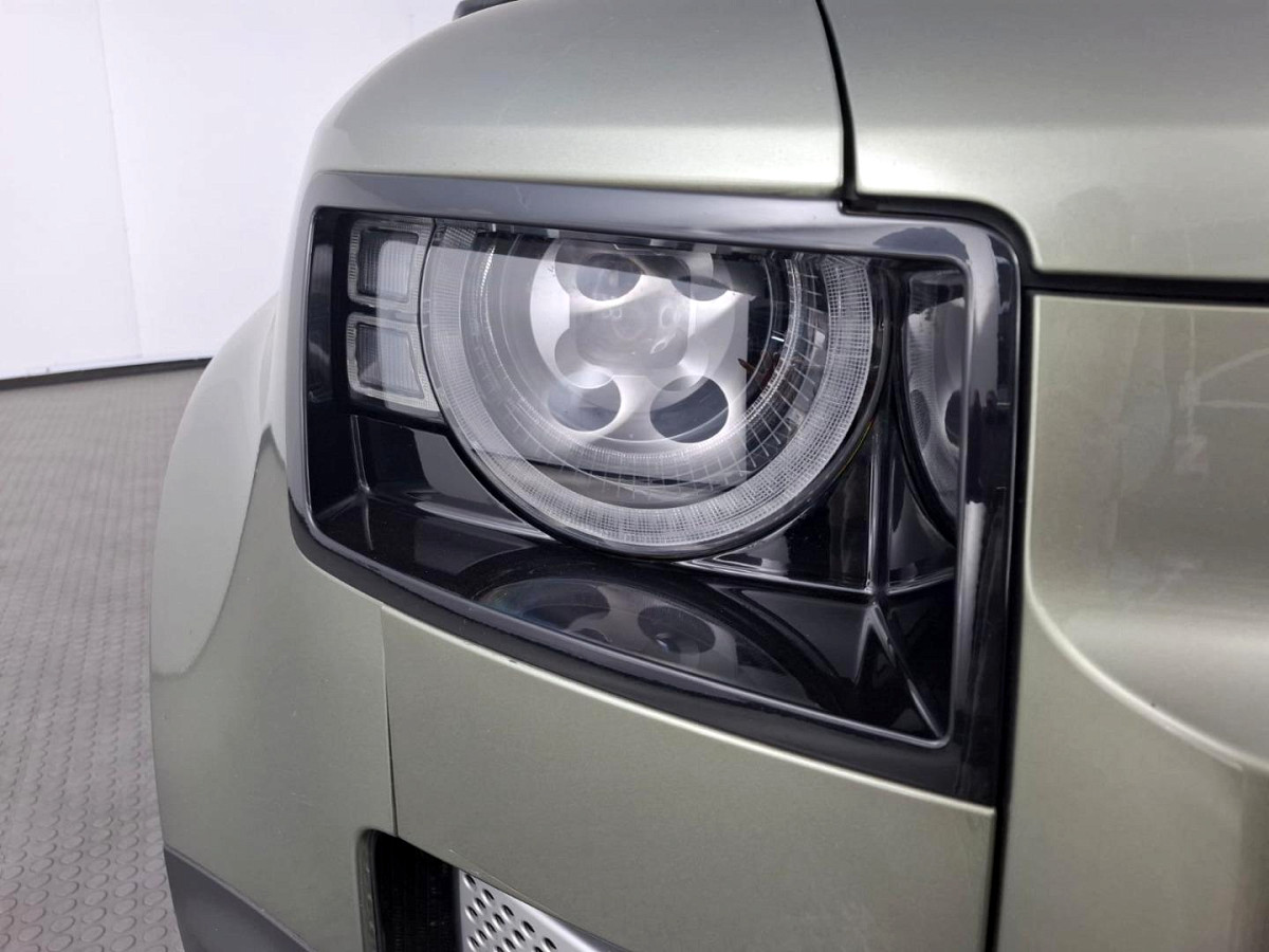 2021 LAND ROVER DEFENDER 110 D240 SE (177kW)