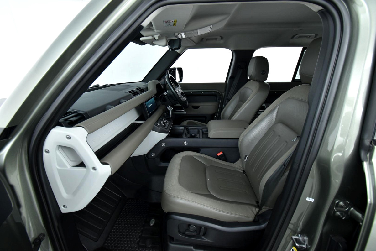 2021 LAND ROVER DEFENDER 110 D240 SE (177kW)