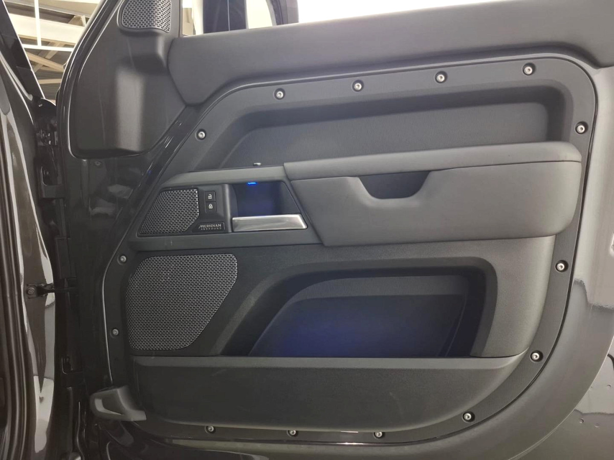 2022 LAND ROVER DEFENDER 110 3.0 D D300 X (221kW)