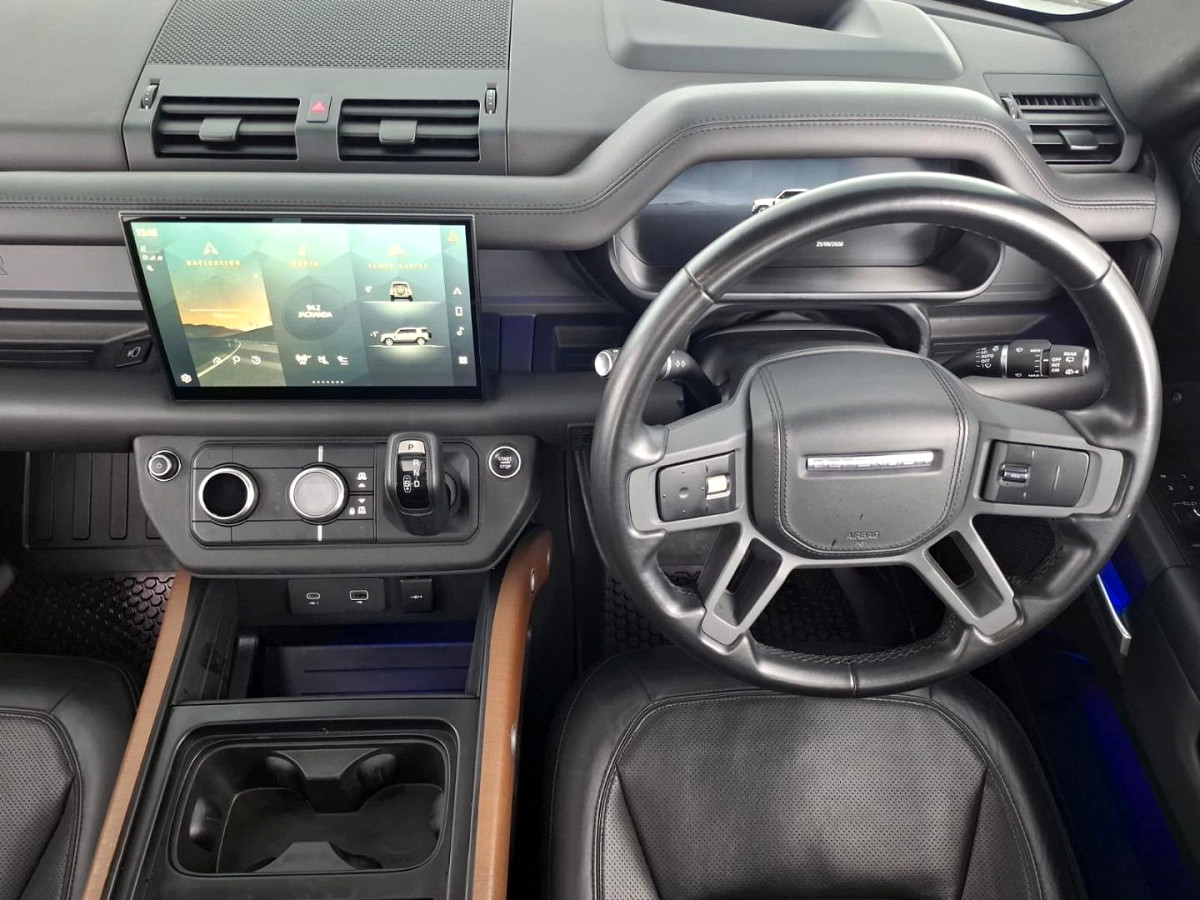 2022 LAND ROVER DEFENDER 110 3.0 D D300 X (221kW)