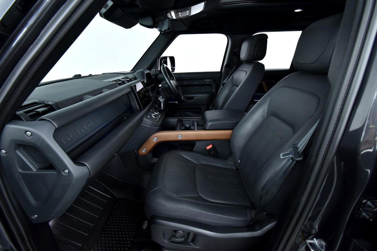 2022 LAND ROVER DEFENDER 110 3.0 D D300 X (221kW)