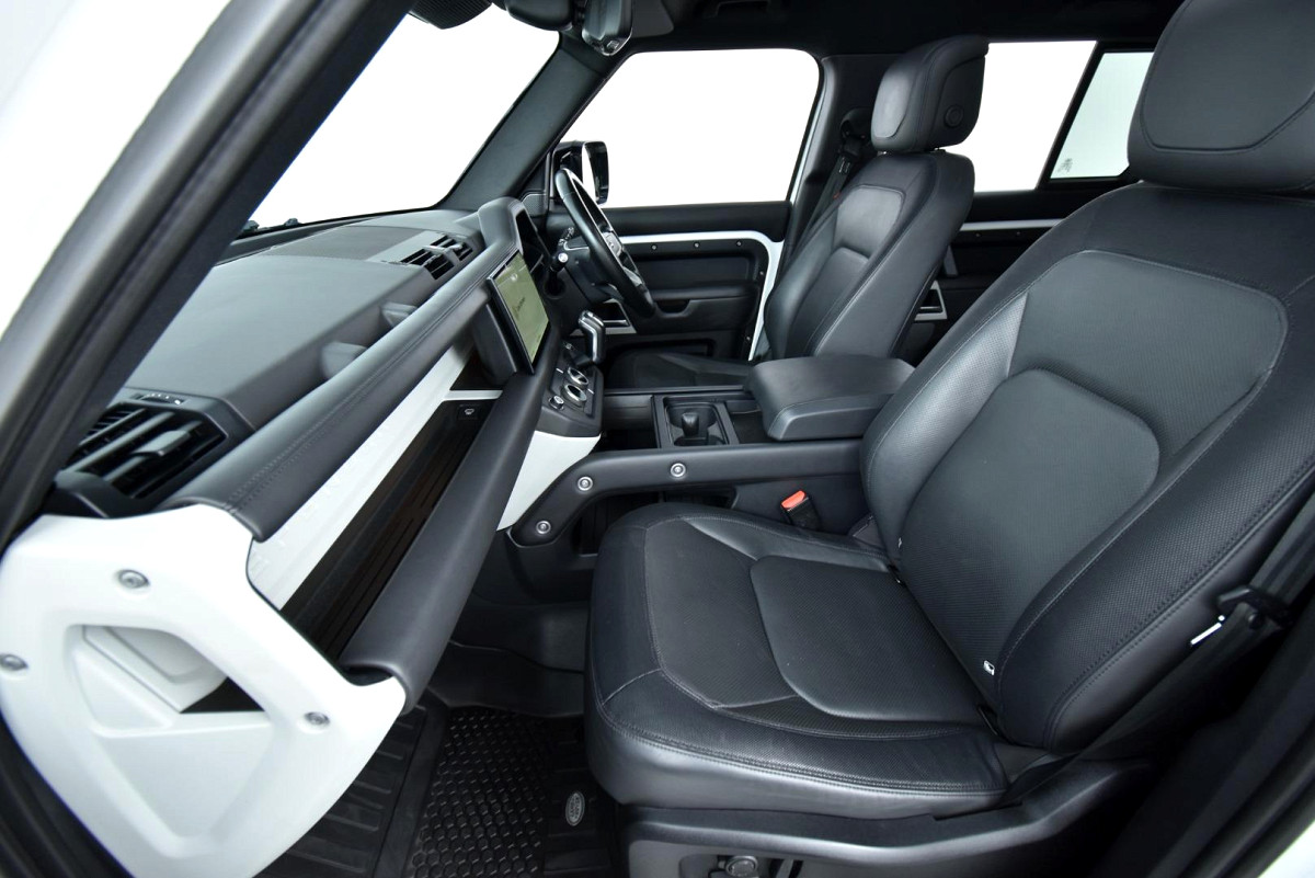 2022 LAND ROVER DEFENDER 110 3.0 D D300 X-DYNAMIC HSE (221kW)