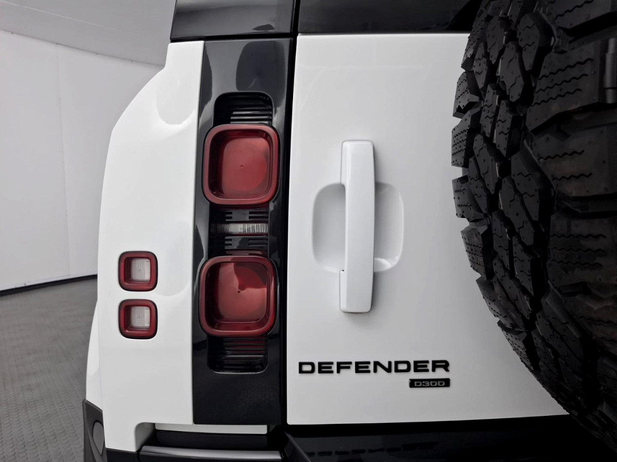 2022 LAND ROVER DEFENDER 110 3.0 D D300 X-DYNAMIC HSE (221kW)