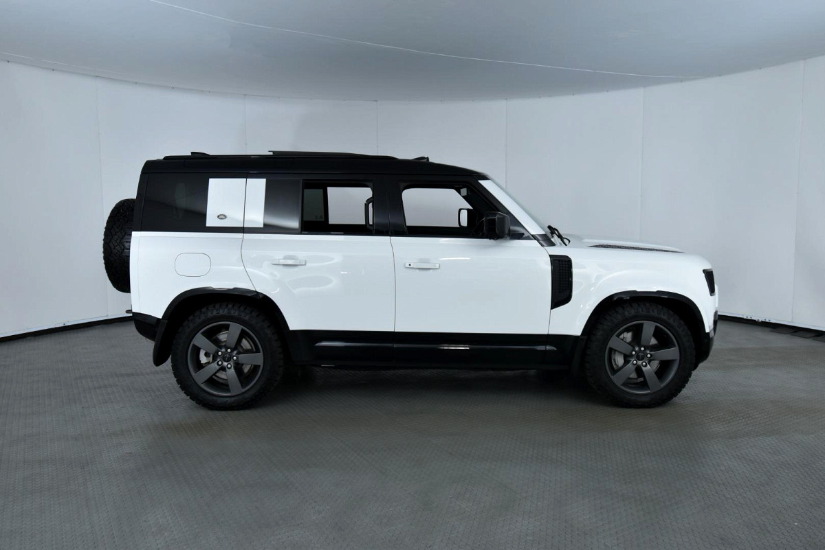 2022 LAND ROVER DEFENDER 110 3.0 D D300 X-DYNAMIC HSE (221kW)