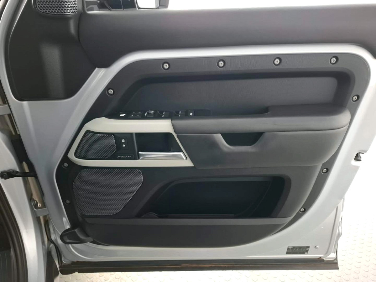 2022 LAND ROVER DEFENDER 110 3.0 D D300 X-DYNAMIC HSE (221kW)