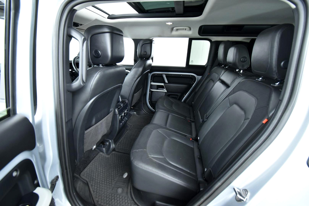 2022 LAND ROVER DEFENDER 110 3.0 D D300 X-DYNAMIC HSE (221kW)