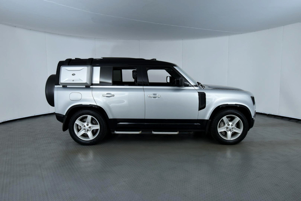 2022 LAND ROVER DEFENDER 110 3.0 D D300 X-DYNAMIC HSE (221kW)